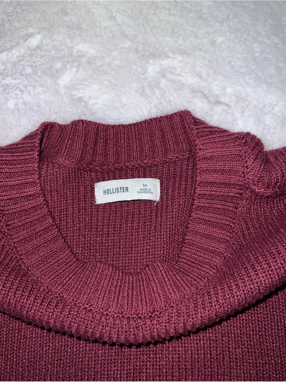Hollister Women's Ribbed Crew Sweater in Burgundy